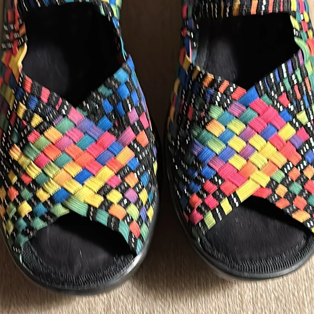 BARE TRAPS Women’s Memory Foam Umma Wedge Heel Rainbow Woven Sandal Size 8.5